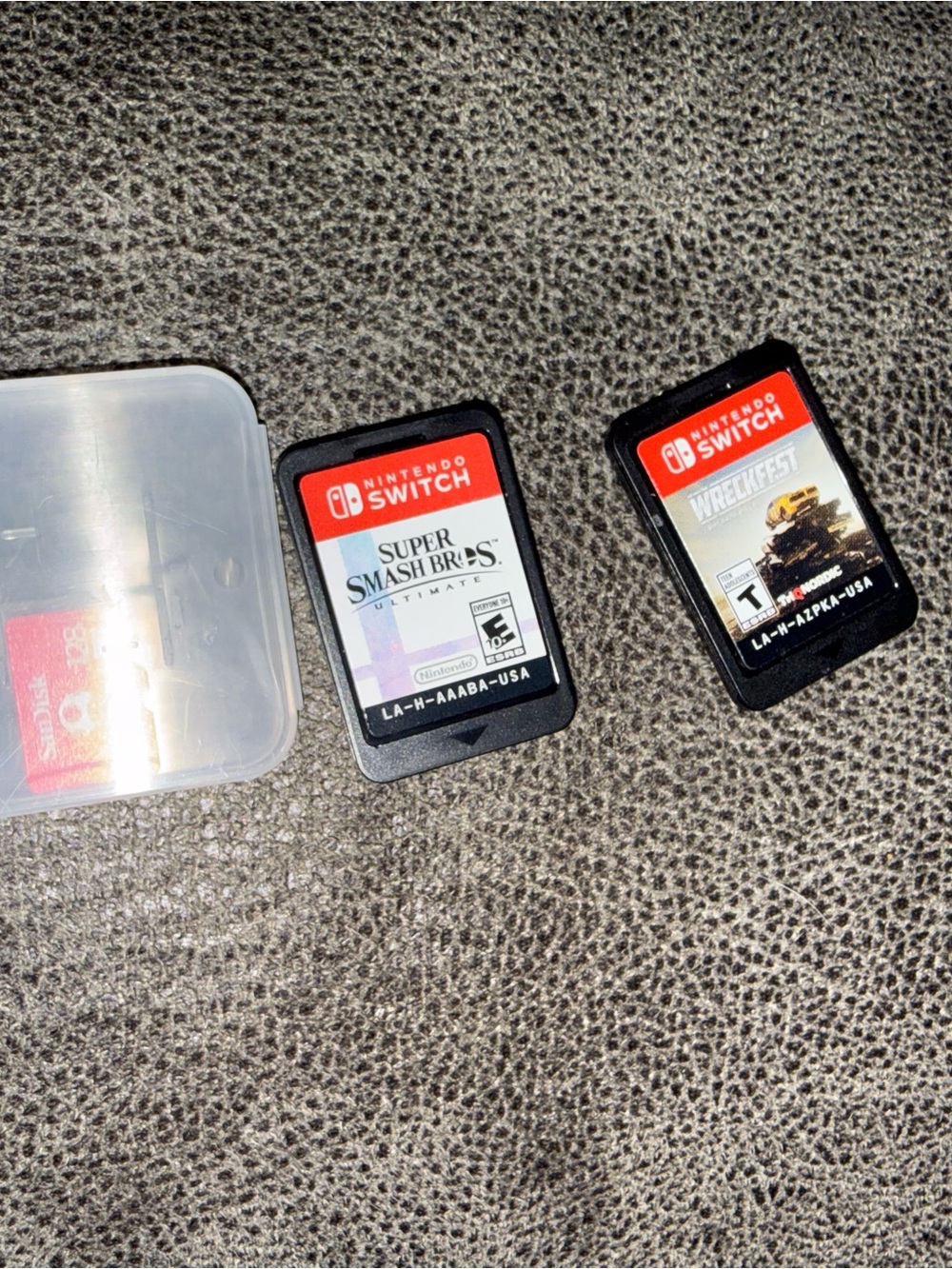 Nintendo Switch with Neon Blue (left) & Neon Red (right) Joy‑Con - Picture 3 of 5